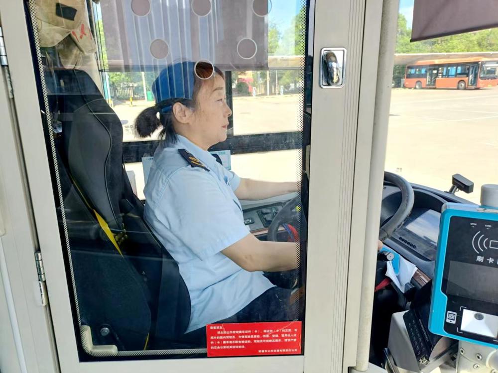 快速公交 謝英1